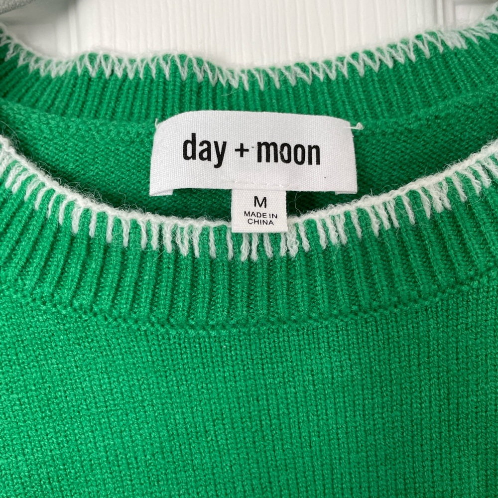 Day + Moon Green Ruffle Cropped Sweater M - Picture 2 of 4